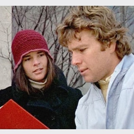Ali MacGraw and her co-star from Love Story Ryan O'Neal.